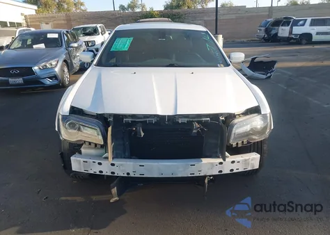 2015 Chrysler 300 S z USA, uszkodzony, nr VIN 2C3CCABG3FH921903